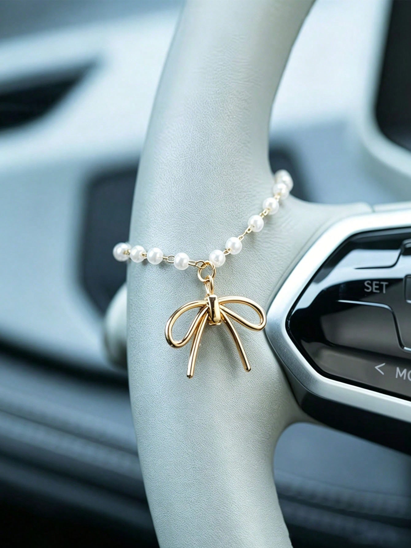 Pearl Bow Car Pendant Alloy Fa - Interior Design Minimalist recension och pris