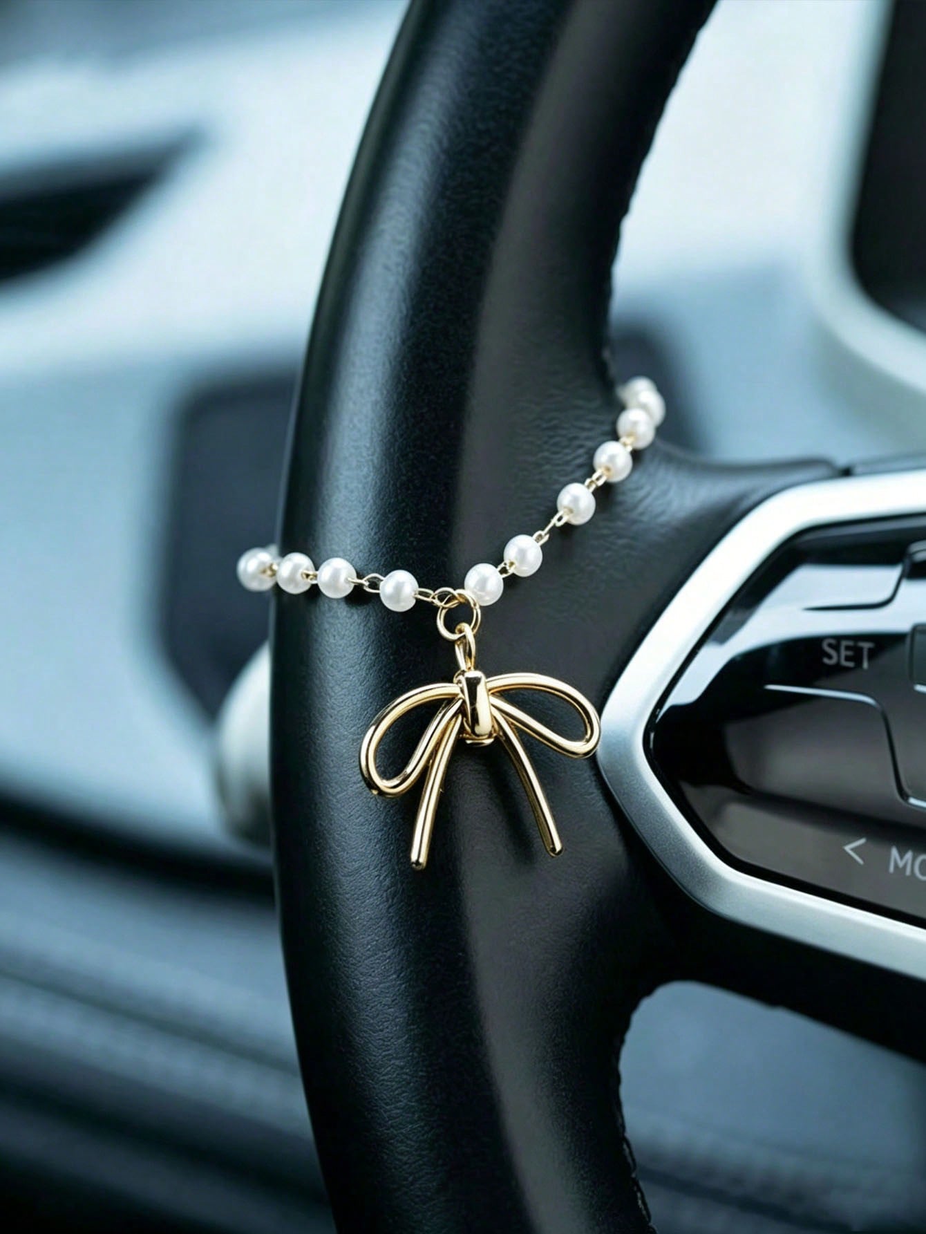 Pearl Bow Car Pendant Alloy Fa - Interior Design Minimalist recension och pris