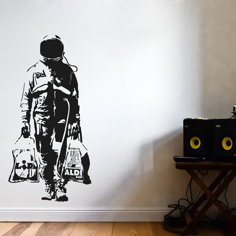 Wall Decal BANKSY ASTRONAUT St - Interior Design With Wallpaper recension och pris
